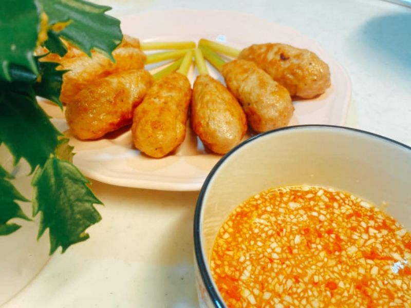 Thịt bọc sả chiên giòn