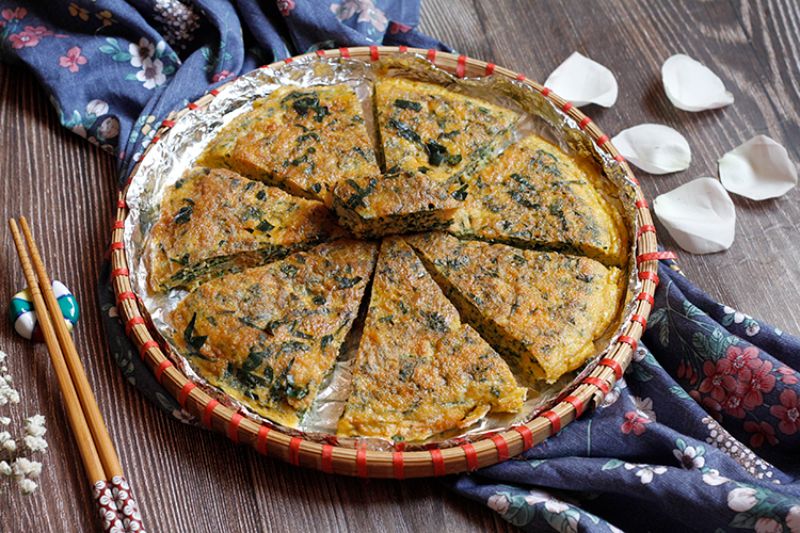 Trứng cá chiên lá lốt