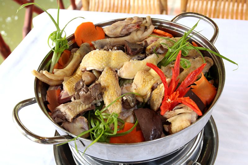 Lẩu gà lá chanh