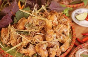 Chia sẻ cách làm gà rang muối thơm ngon, khó cưỡng